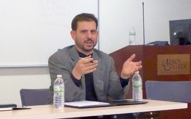 Aaron Sylvan speaking at Entrepreneurship Week 2013